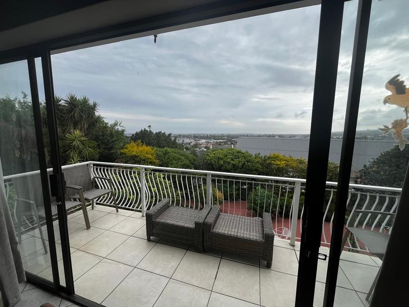 5 Bedroom Property for Sale in Rome Glen Western Cape